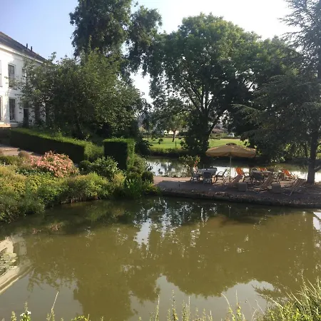 Bed & Breakfast Kasteel Landgoed Crayenstein 2*
